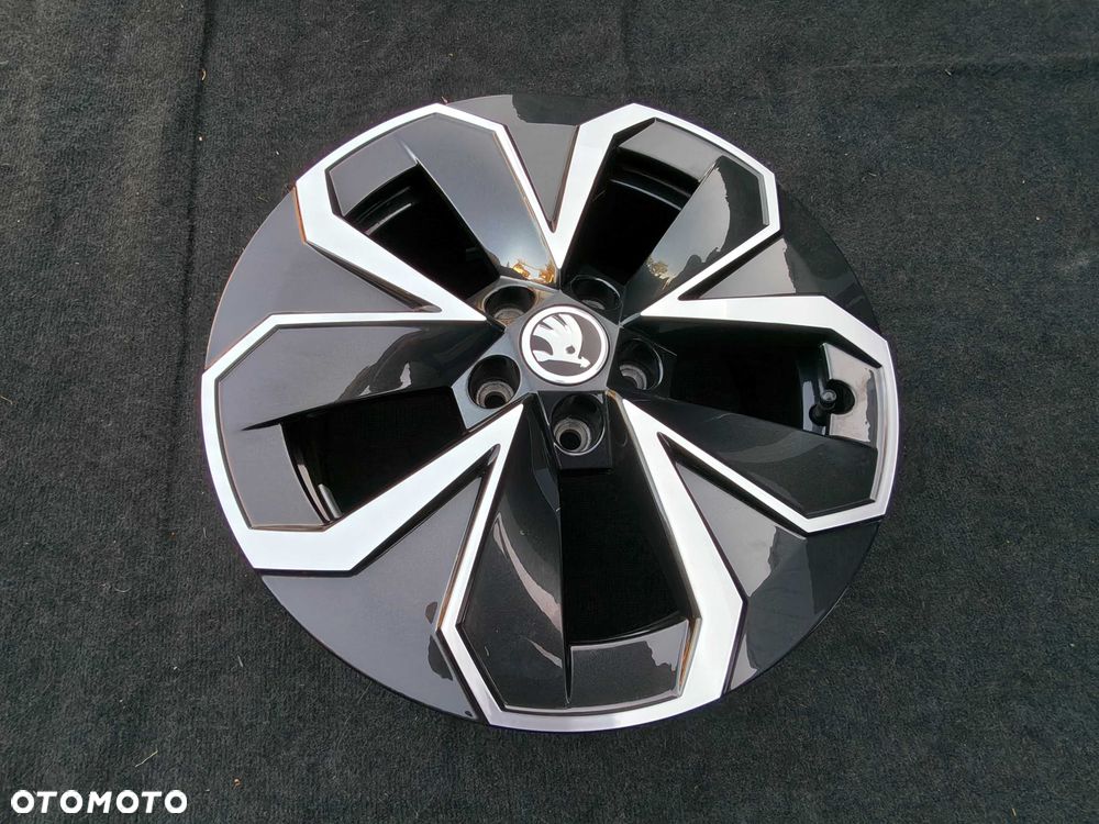 Oryginalna felga aluminiowa SKODA  Kamiq 658601025  16 Cali 5x100 et38 Jak Nowe
