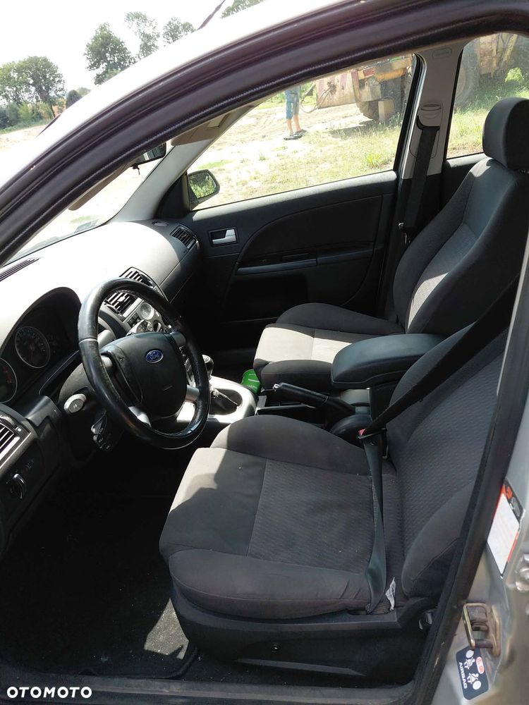 Części Ford Mondeo mk3 przed lift 1.8 benzyna sedan 2002r - 9