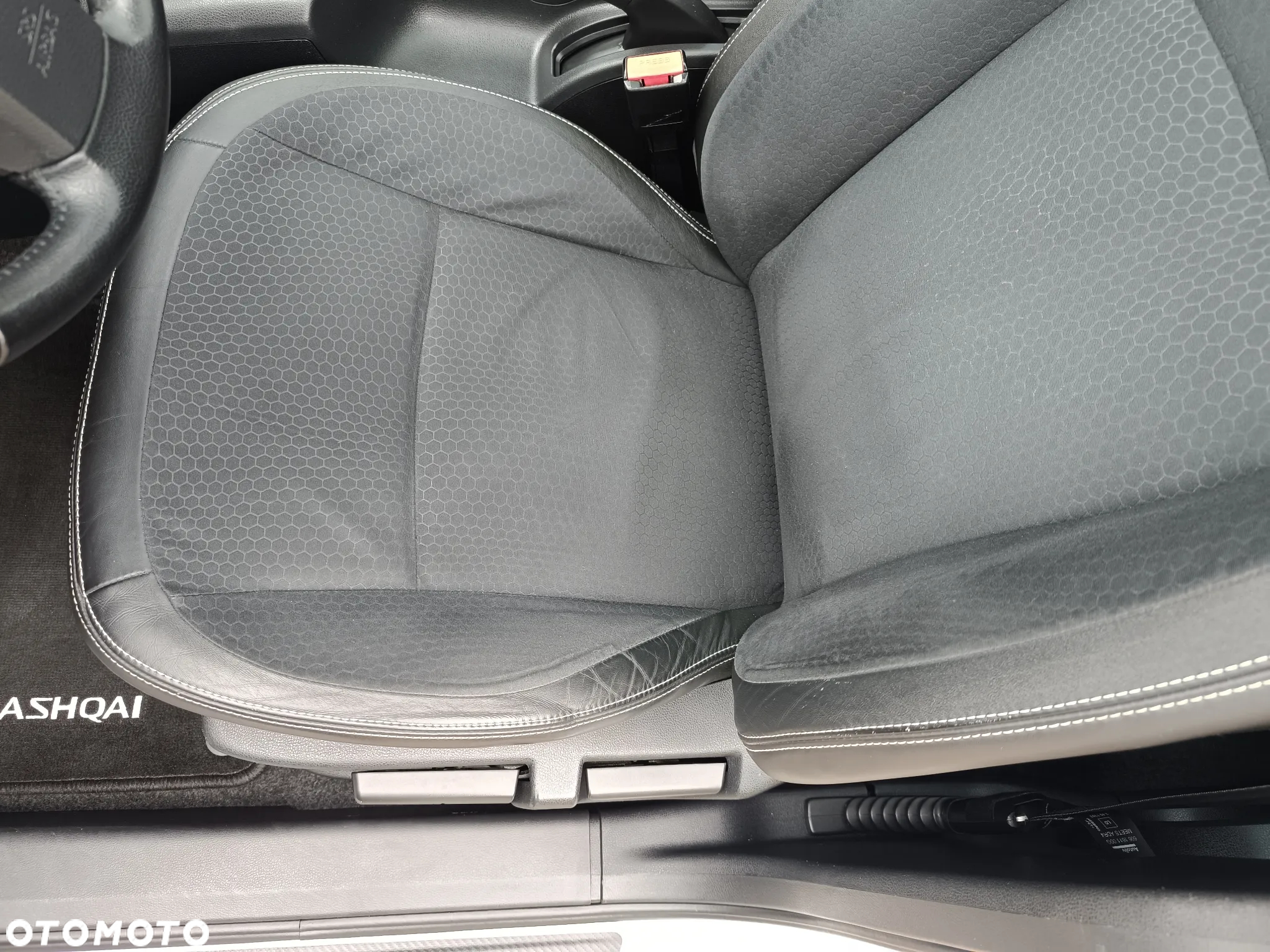 Nissan Qashqai 1.6 I-Way - 23
