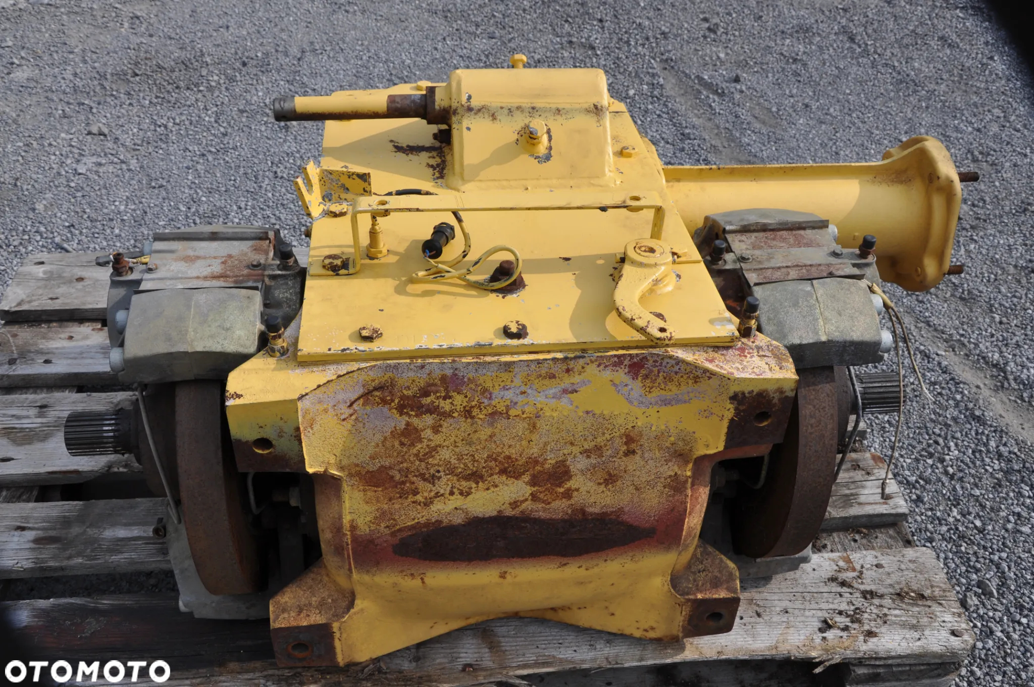 FELGA OPONA WARIATOR NEW HOLLAND TF78 TX66 - 33