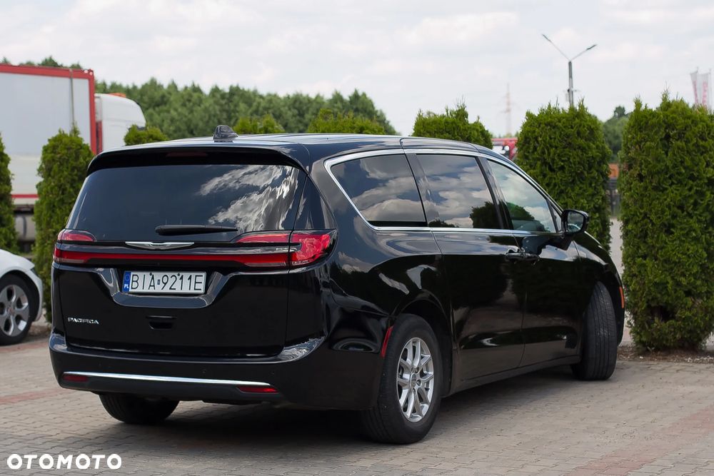 Chrysler Pacifica - 10