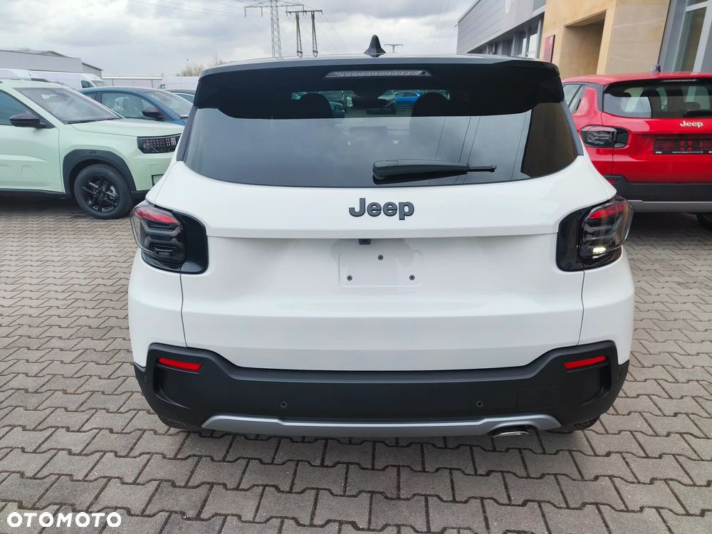 Jeep Avenger 1.2 T3 mHEV Altitude FWD eDCT6 - 8