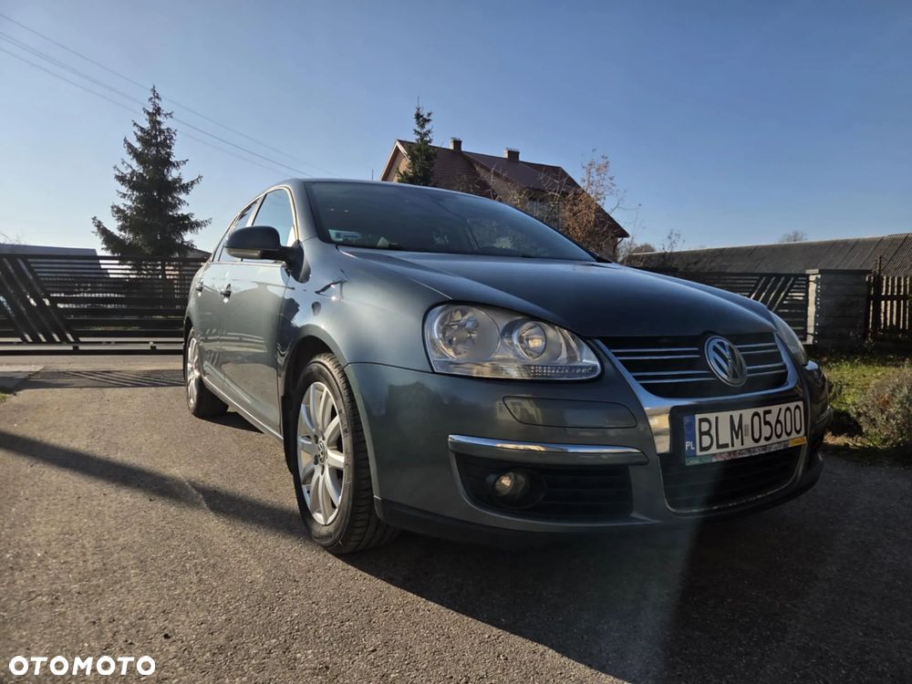 Volkswagen Jetta 1.9 TDI Comfortline - 1
