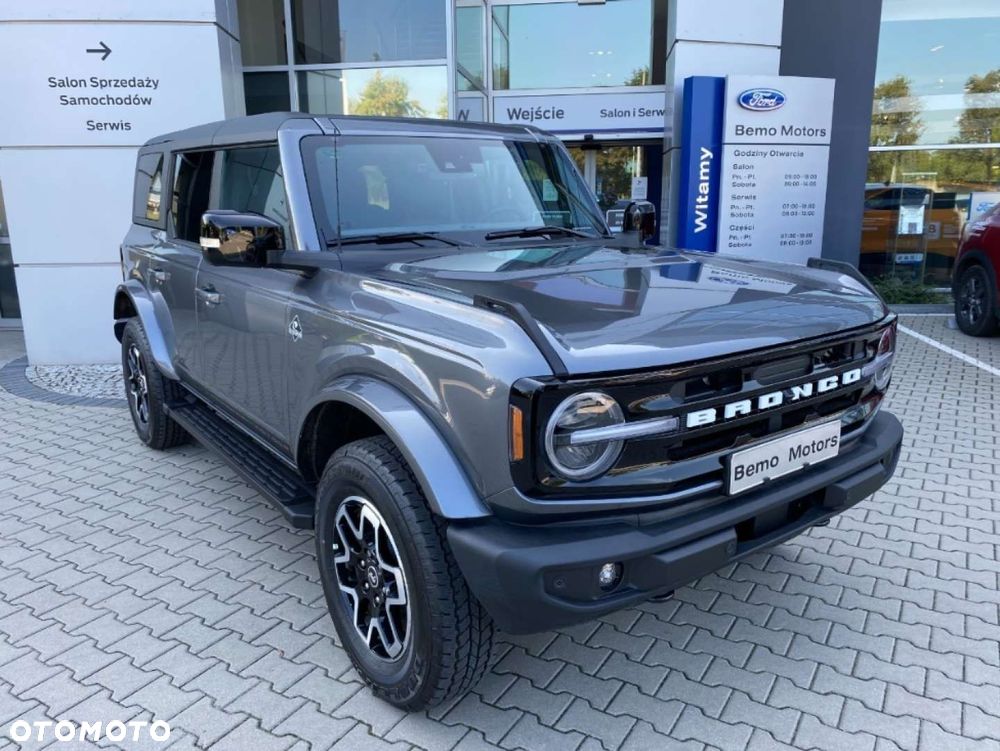 Ford Bronco - 7