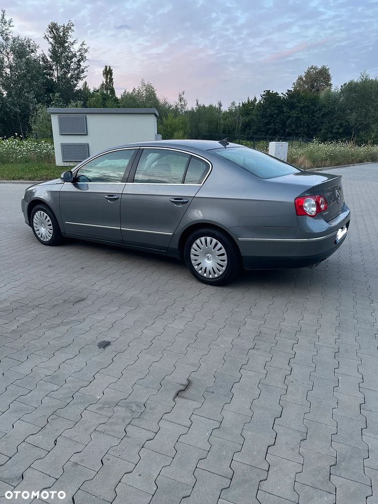 Volkswagen Passat - 9