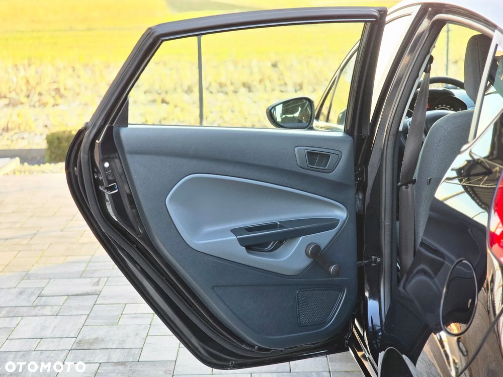 Ford Fiesta 1.25 Ambiente - 28