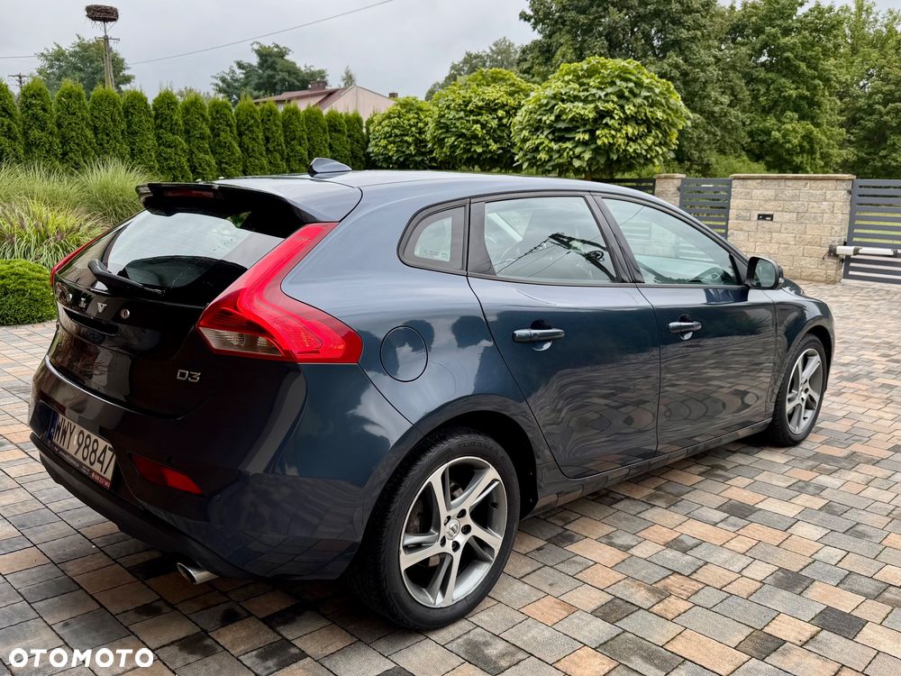 Volvo V40 D3 Momentum - 8
