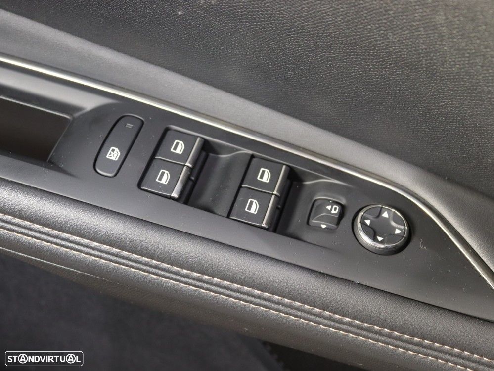 Peugeot 3008 1.6 Hybrid GT Pack e-EAT8 - 20