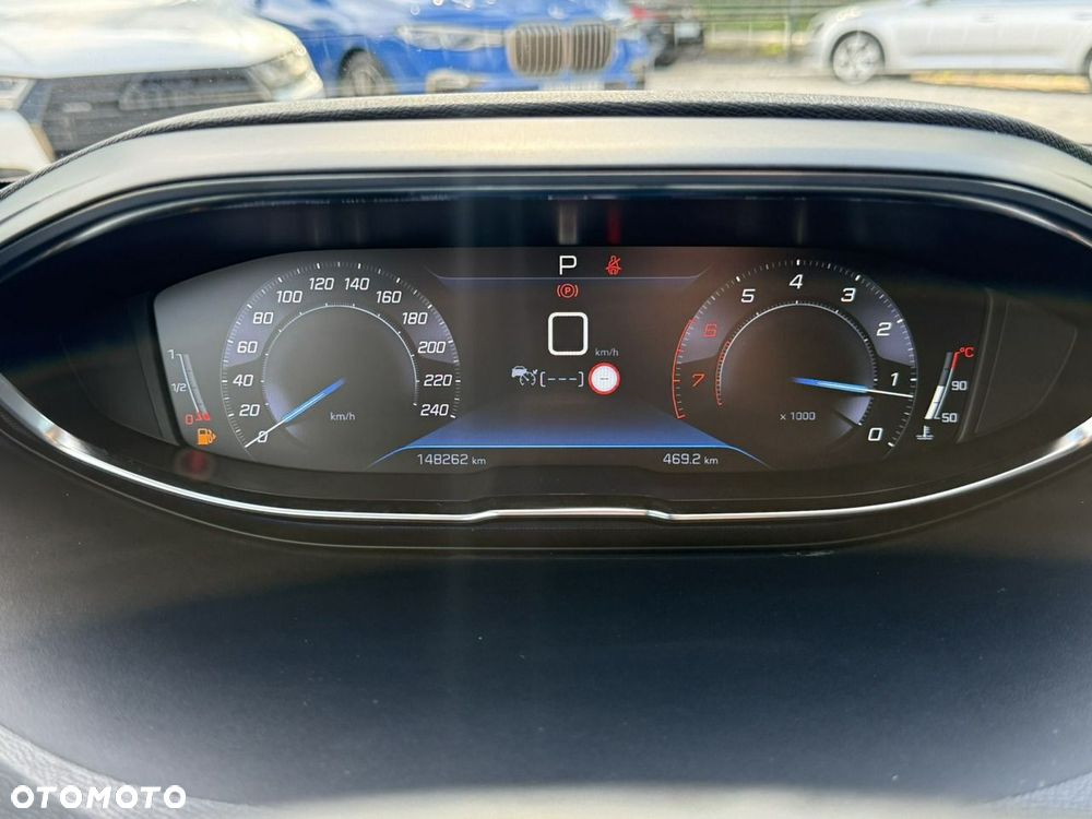 Peugeot 3008 1.2 PureTech Allure S&S EAT8 - 22