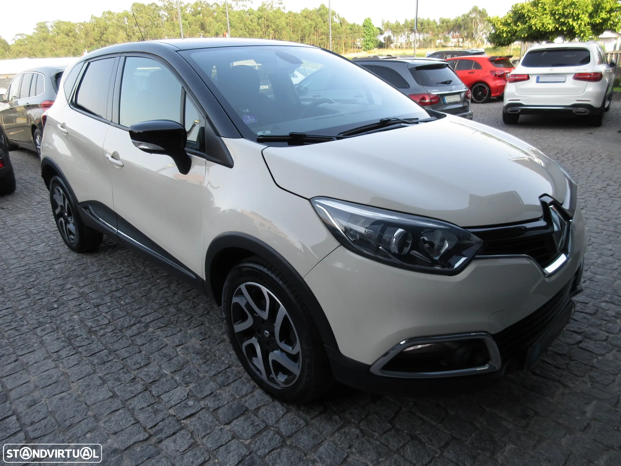 Renault Captur 1.2 TCe Exclusive EDC - 12
