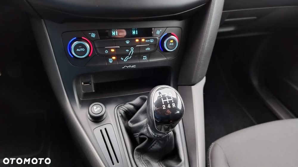 Ford Focus 1.6 TItanium - 4