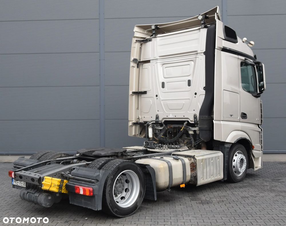 Mercedes-Benz Actros - 16