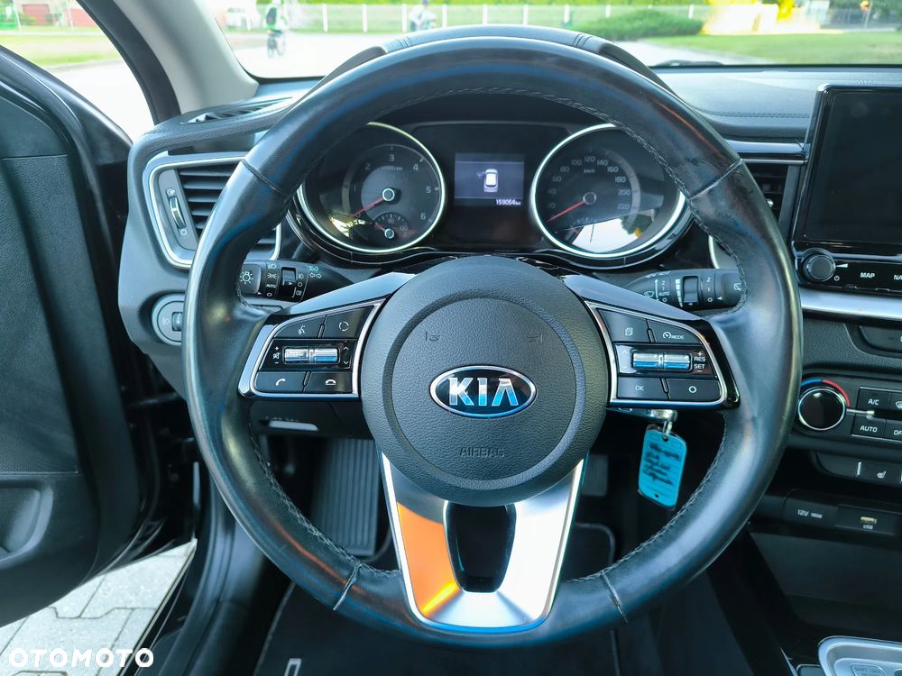 Kia Ceed 1.6 CRDi Eco-Dynamics+(48V Mild-Hybr.) DCT7 Platinum Edition - 22