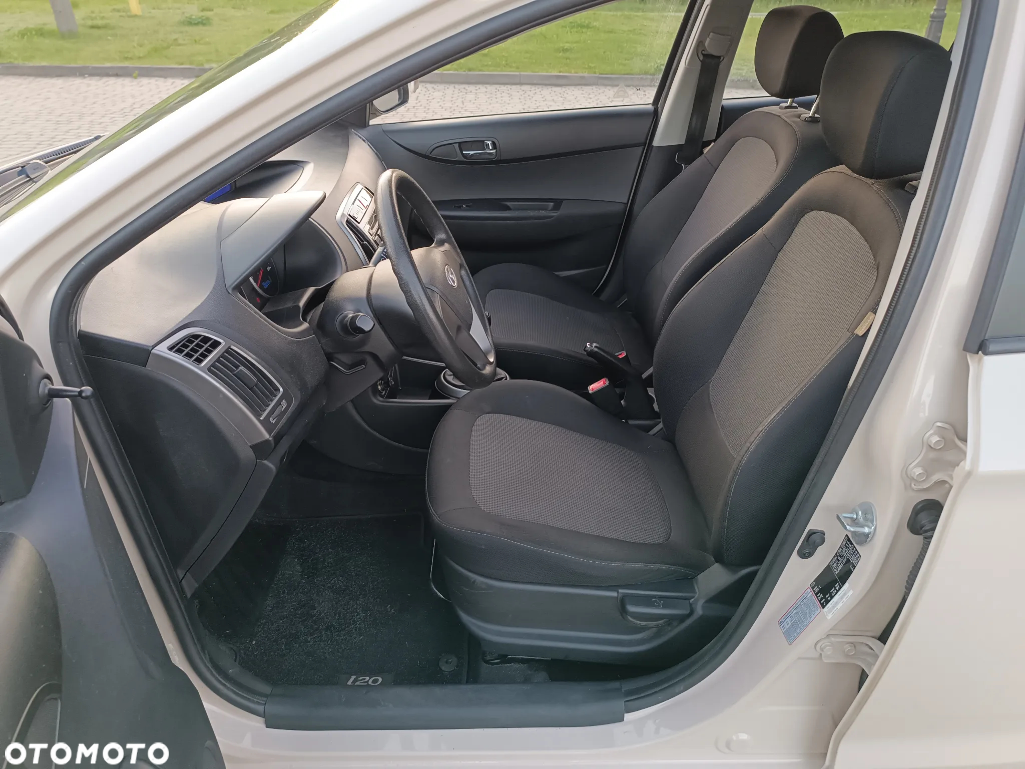 Hyundai i20 1.2 Trend - 11