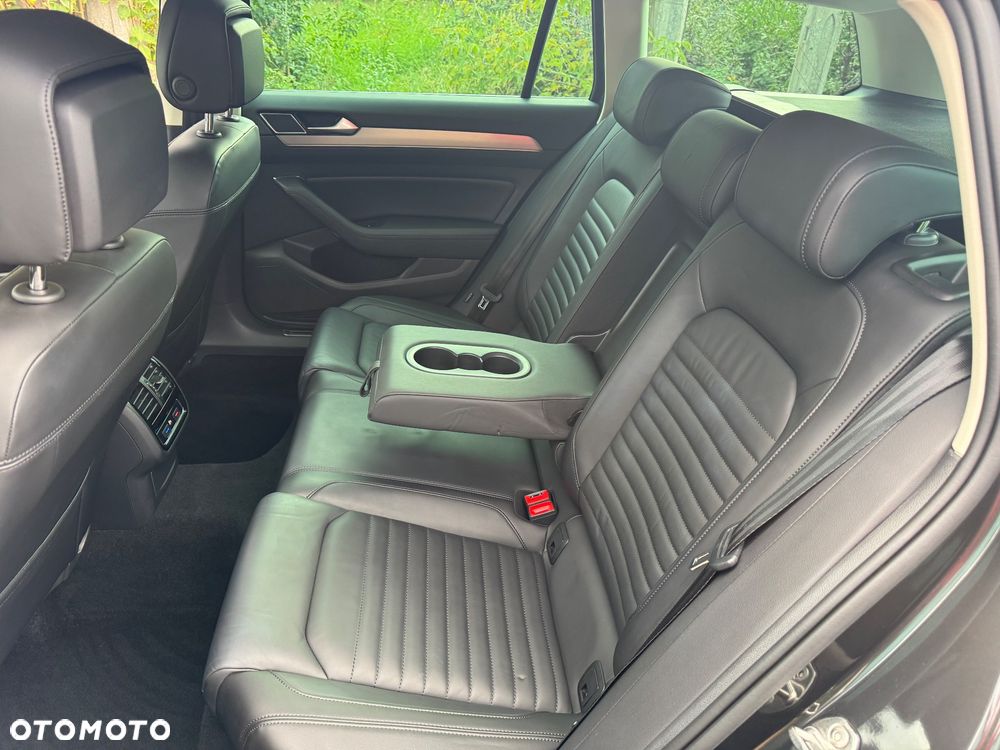 Volkswagen Passat 2.0 TDI SCR DSG Highline - 16