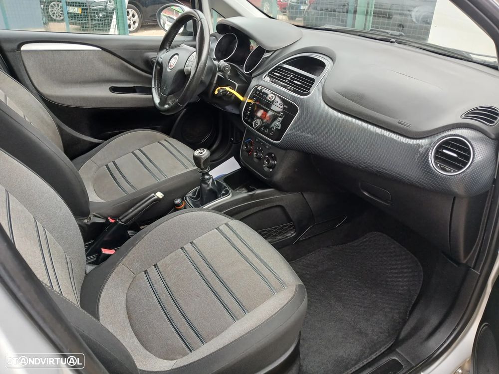 Fiat Punto Evo 1.4 Dynamic - 23