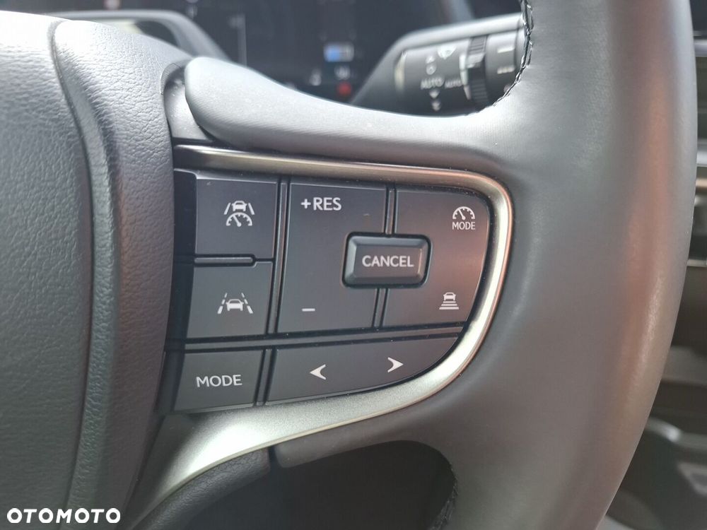 Lexus UX 300h F Sport Design - 33