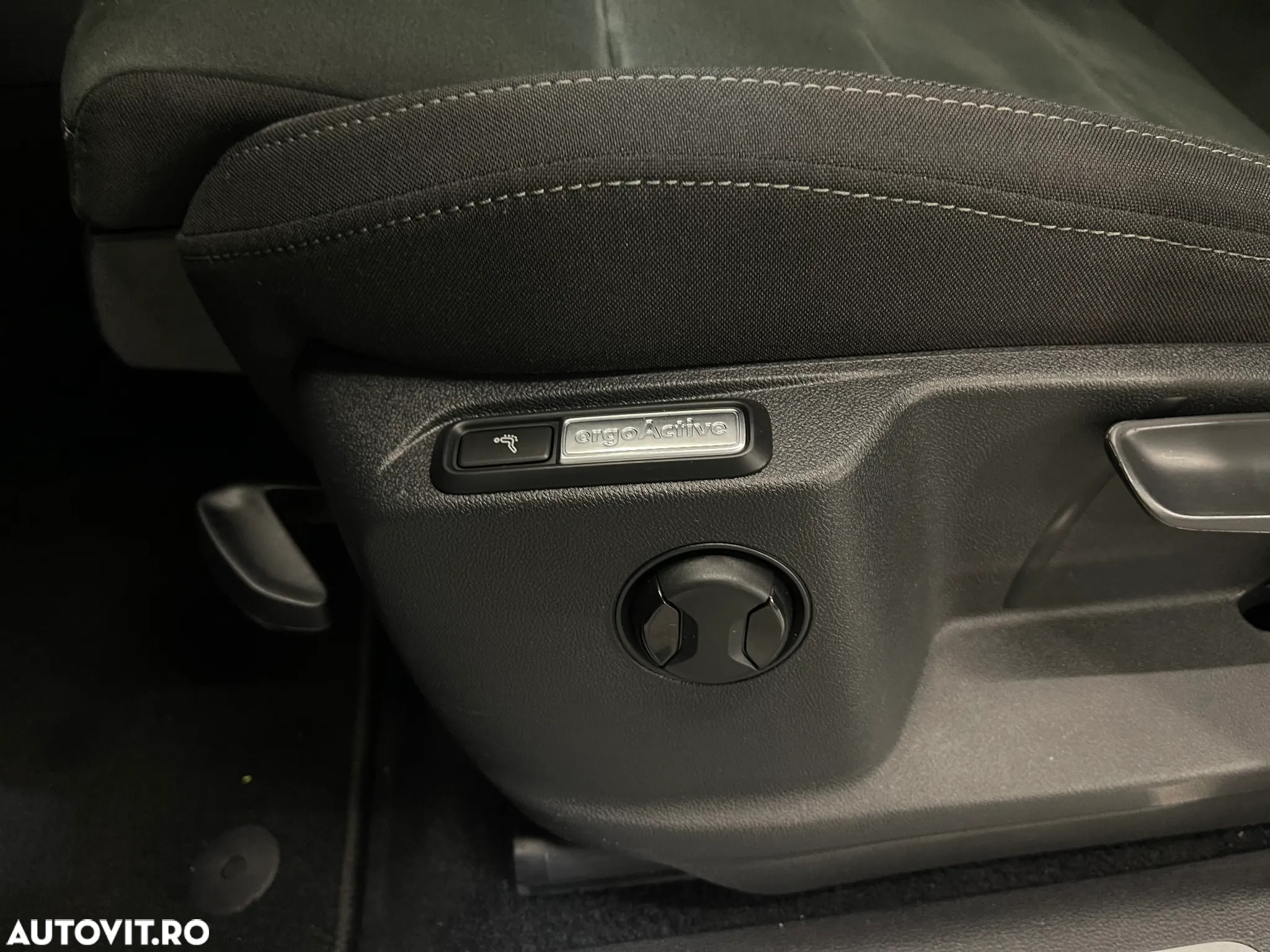 Volkswagen Tiguan Allspace 2.0 TDI DSG R-Line - 29
