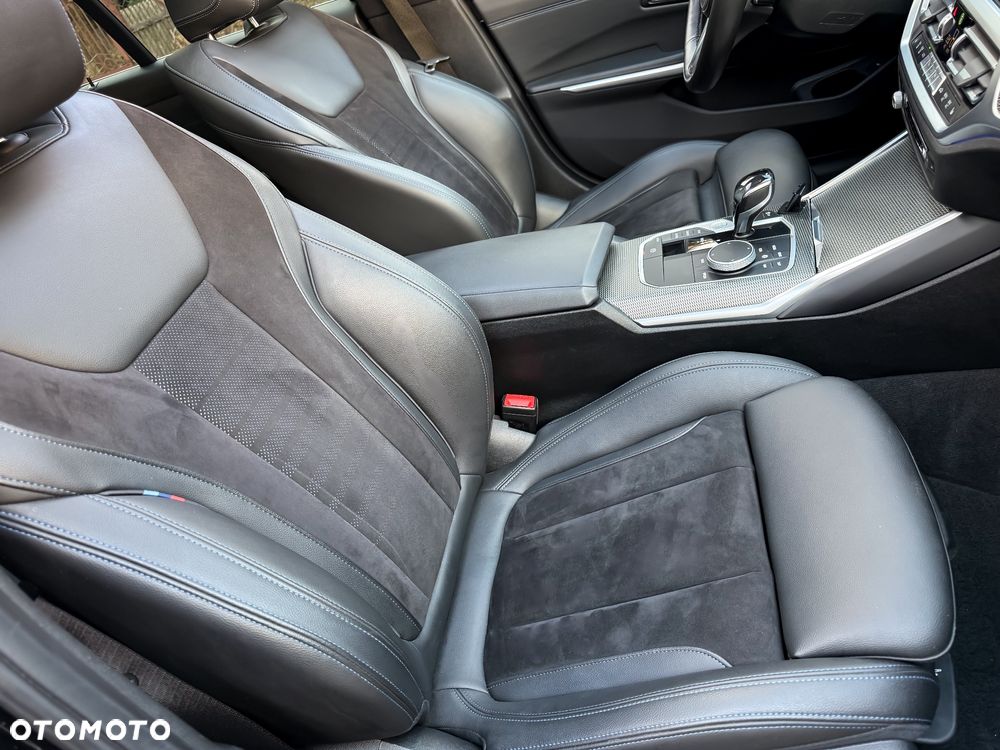 BMW Seria 3 320d xDrive M Sport - 35