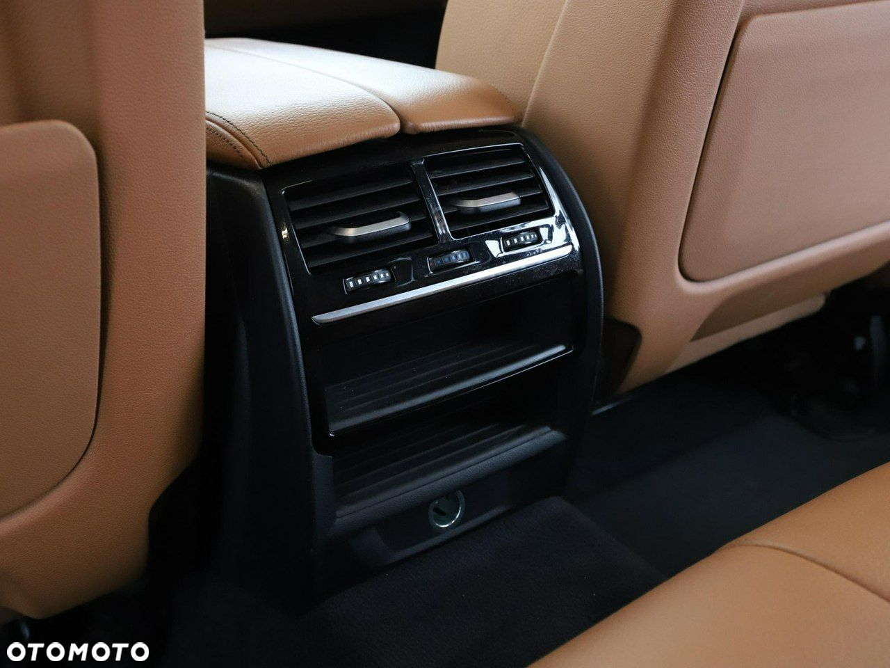 BMW Seria 5 520d - 39