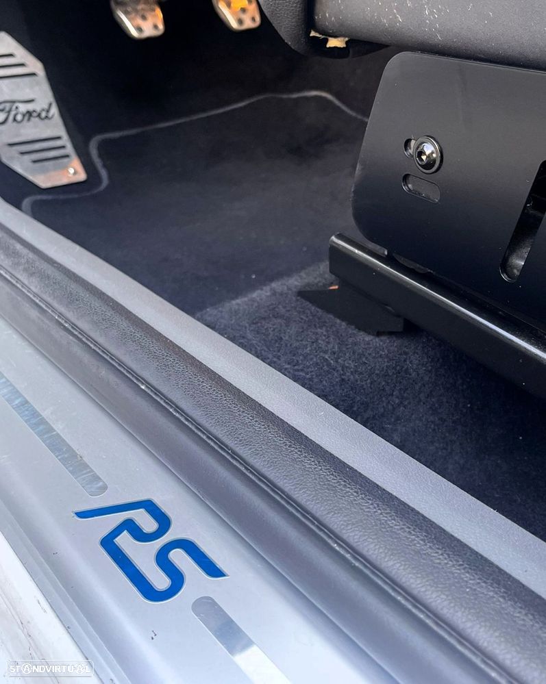 Ford Focus 2.5 T RS - 37