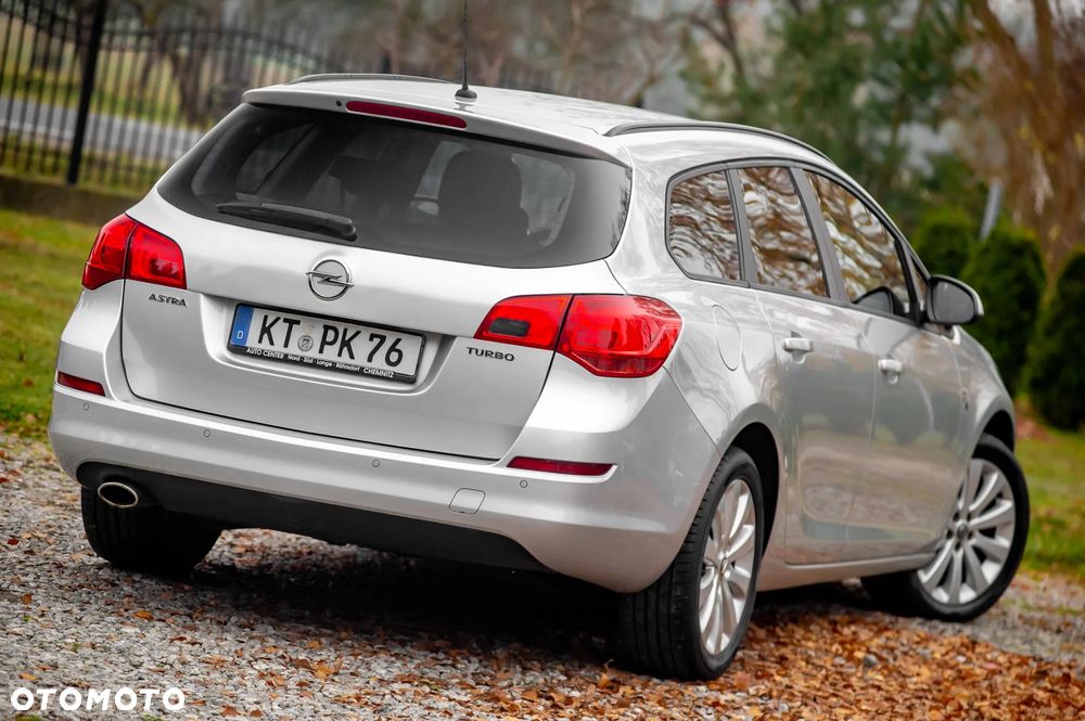 Opel Astra 1.4 Turbo 150 Jahre - 11