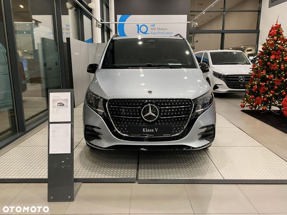 Mercedes-Benz Klasa V - 2