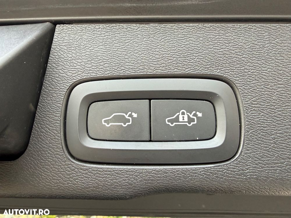 Volvo XC 60 B4 MHEV AT8 AWD Inscription - 20