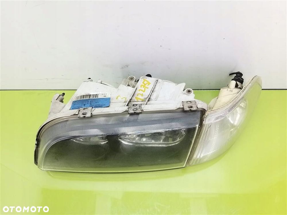 Reflektor lampa przód lewa Volvo V40 1999-2004 R AG00786133 30899682 - 9