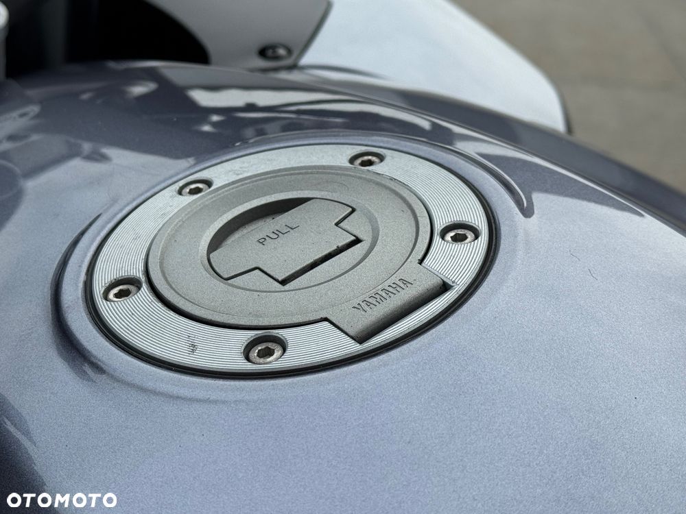 Yamaha FJR - 16