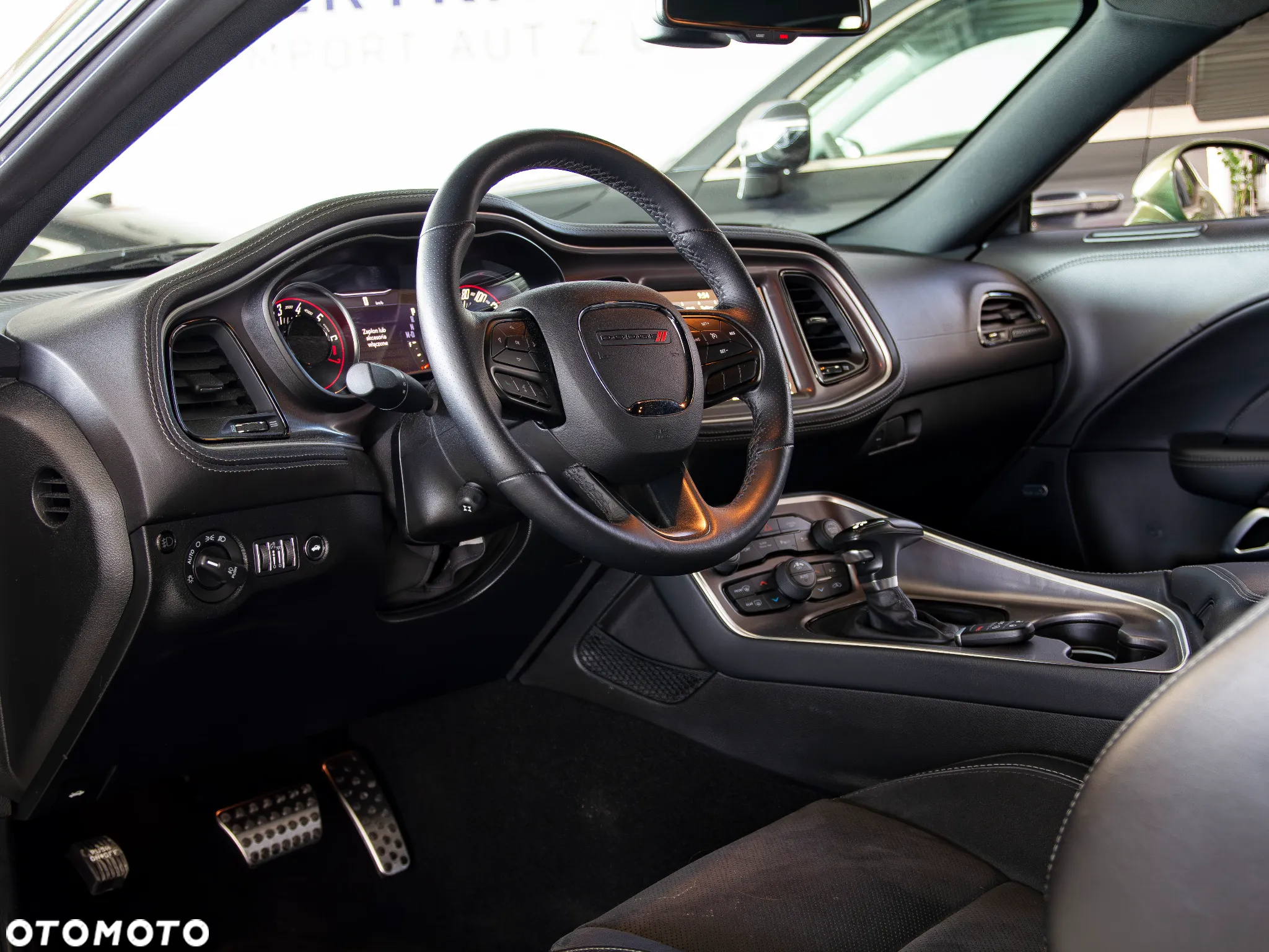 Dodge Challenger - 9