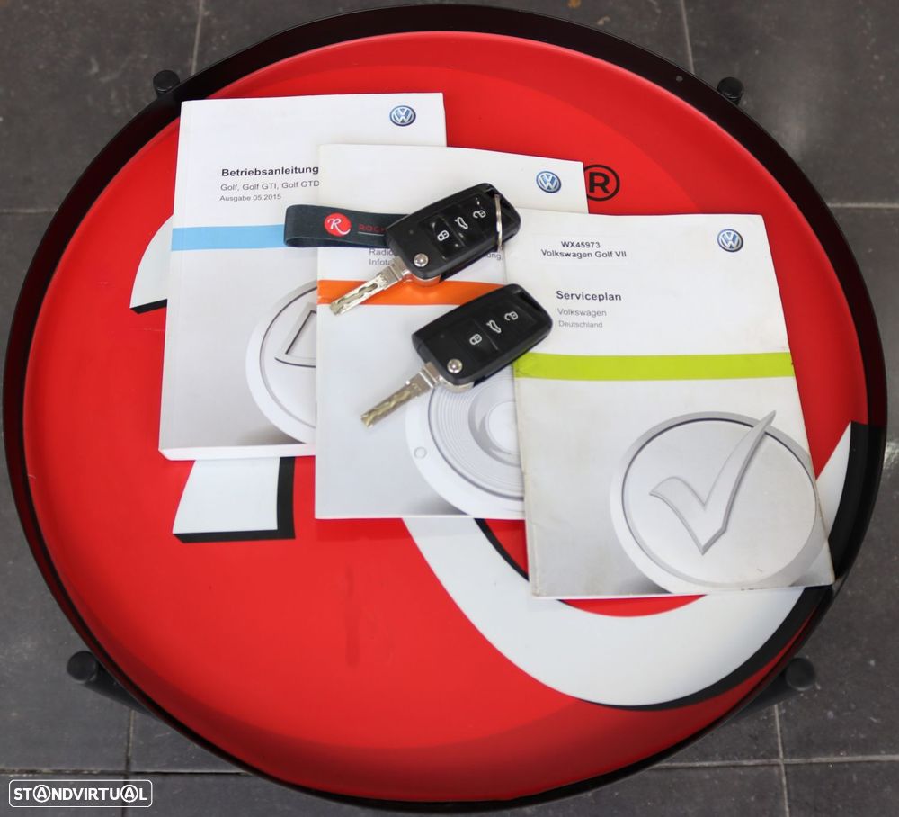 VW Golf 1.6 TDI 4Motion BlueMotion Lounge - 17