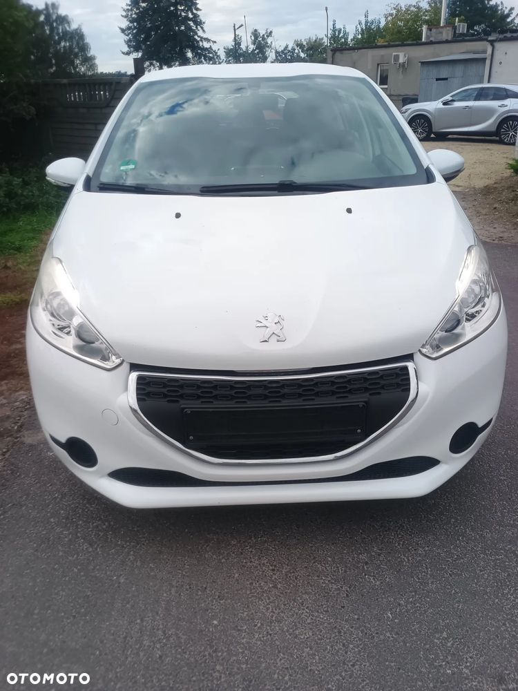 Peugeot 208 - 3