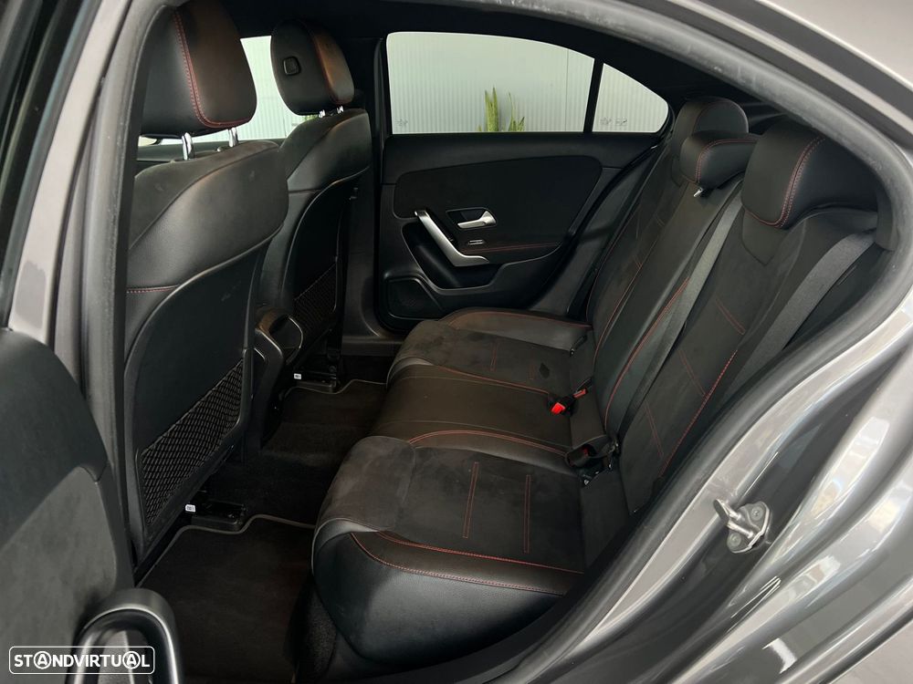 Mercedes-Benz A 250 Limousine e AMG Line - 25