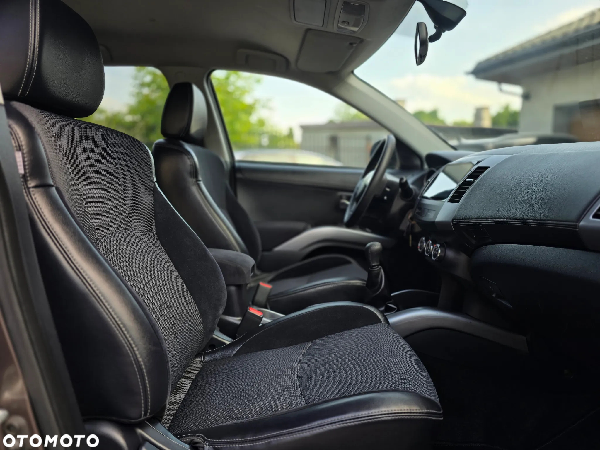 Mitsubishi Outlander - 21