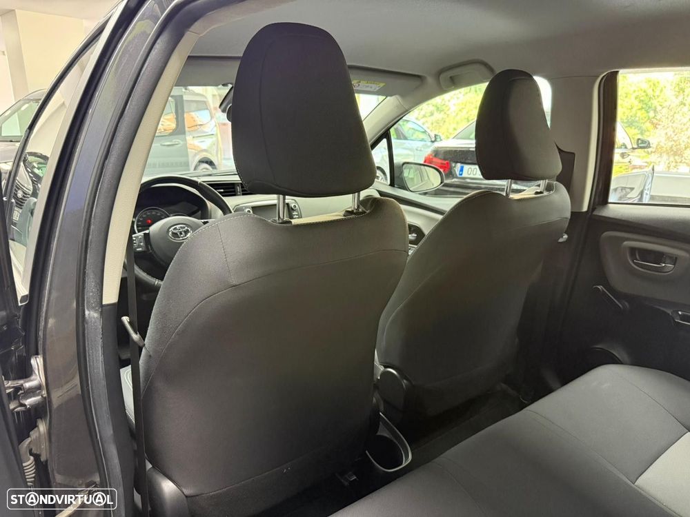 Toyota Yaris 1.0 VVT-i Exclusive - 38