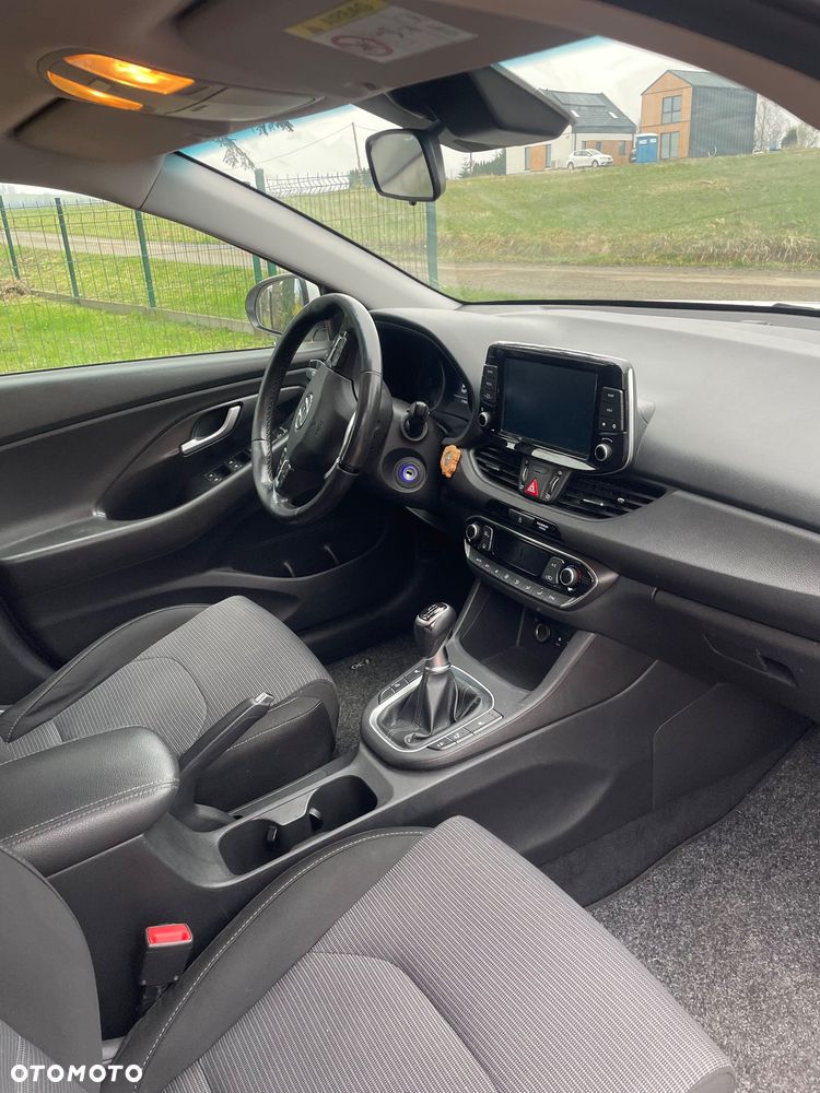 Hyundai i30 1.6 CRDi BlueDrive Premium - 9