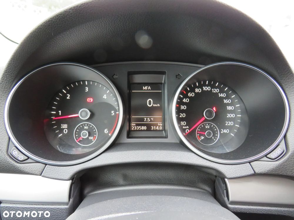 Volkswagen Golf 1.6 TDI BlueMotion Technology Trendline - 25