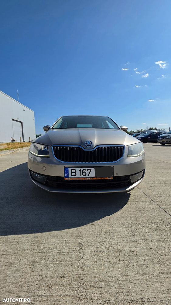Skoda Octavia 1.6 TDI DSG Style - 1
