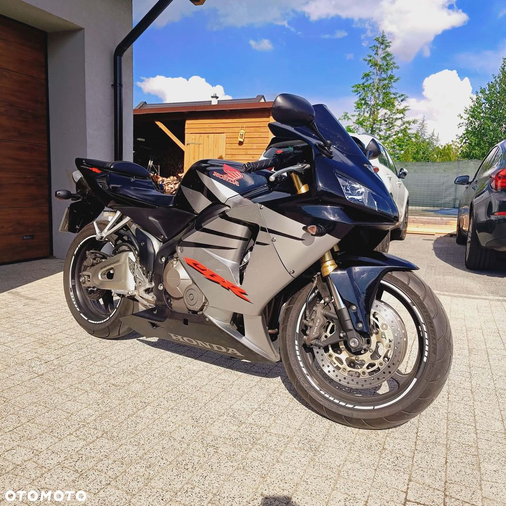 Honda CBR - 1