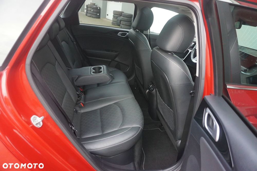 Kia Ceed 1.6 GDI PHEV Business Line DCT - 24