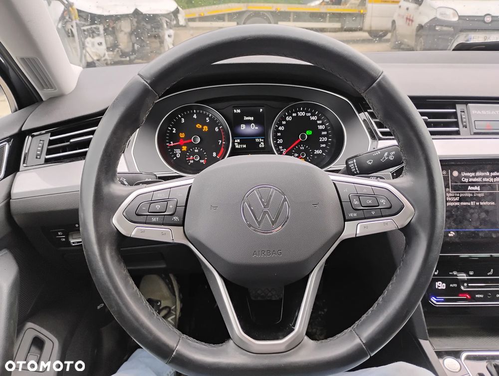 Volkswagen Passat - 13