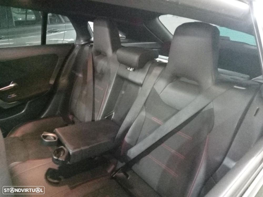 Mercedes-Benz CLA 250 e Shooting Brake AMG Line - 10