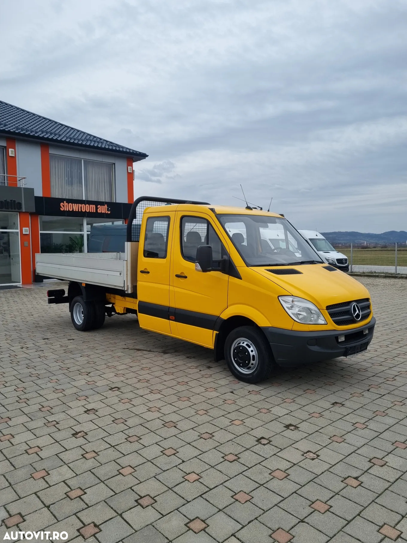 Mercedes-Benz Sprinter 513 CDI Basculabil Axă dublă Detarat la 3,5 Tone Cat. B Doka 6 Locuri + Ladă 4 Metri Basculabil Climă Cutie Automată - 7
