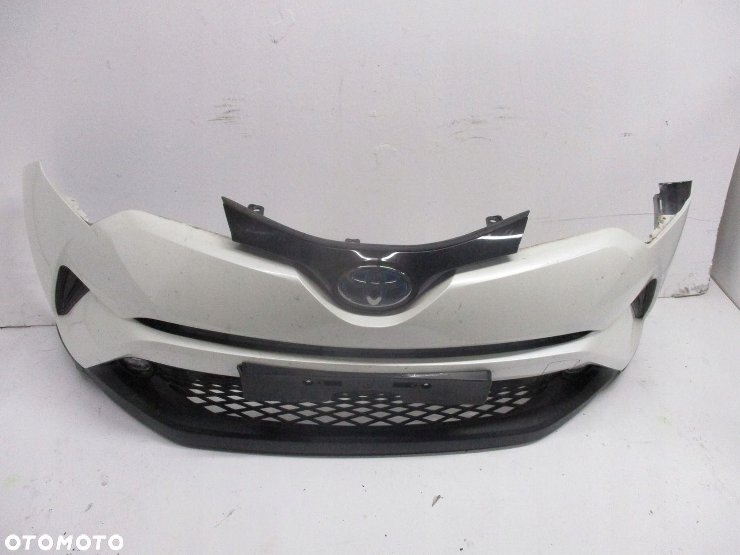 Zderzak TOYOTA CHR 18R PRZEDNI PRZÓD - 2