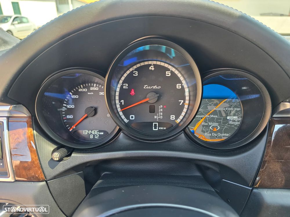 Porsche Macan Turbo PDK - 25