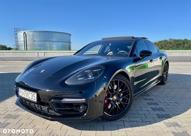Porsche Panamera - 4