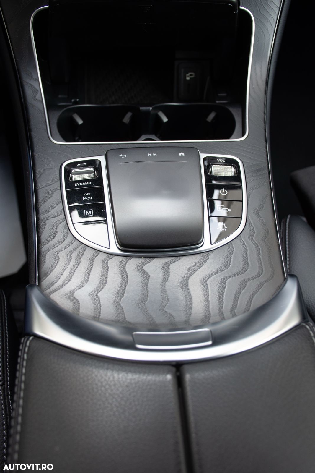 Mercedes-Benz GLC 300 e 4Matic 9G-TRONIC AMG Line Advanced - 14