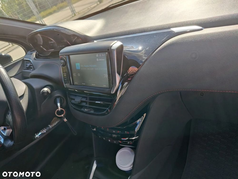 Peugeot 208 - 21