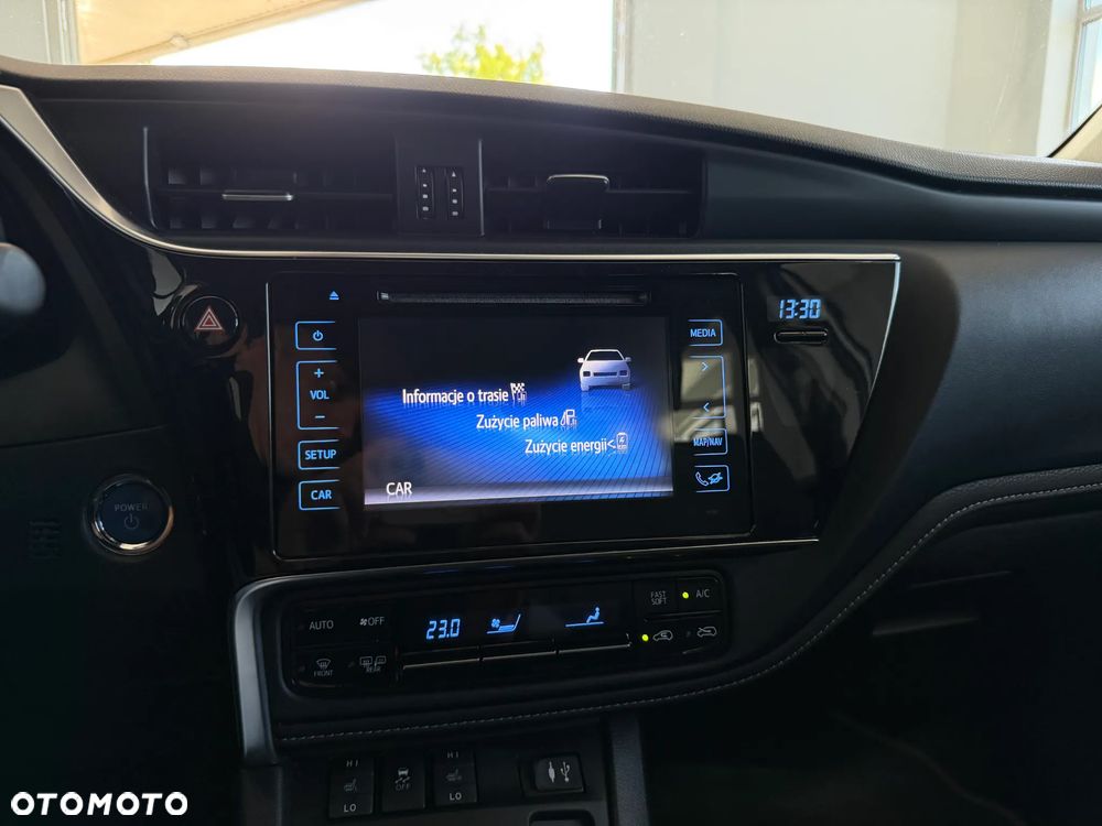 Toyota Auris Hybrid 135 Premium - 22